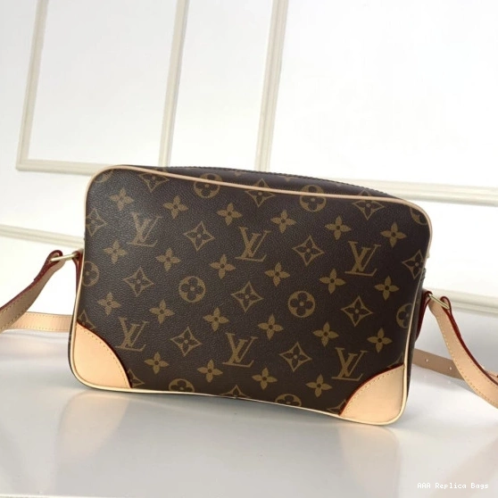 Aaa replica bags BAG MESSENGER VUITTON LOUIS 0808